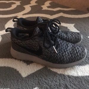 Nike Roshe Flyknits